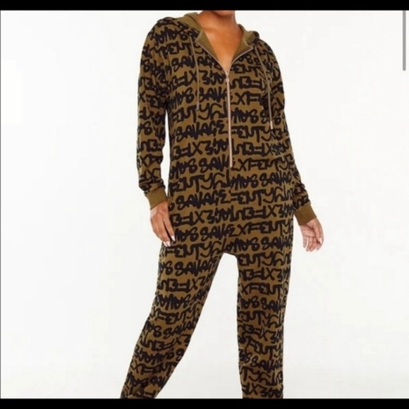 Savage X Fenty Green/Black Graffiti Logo Jumpsuit Onesie L - Picture 5 of 5